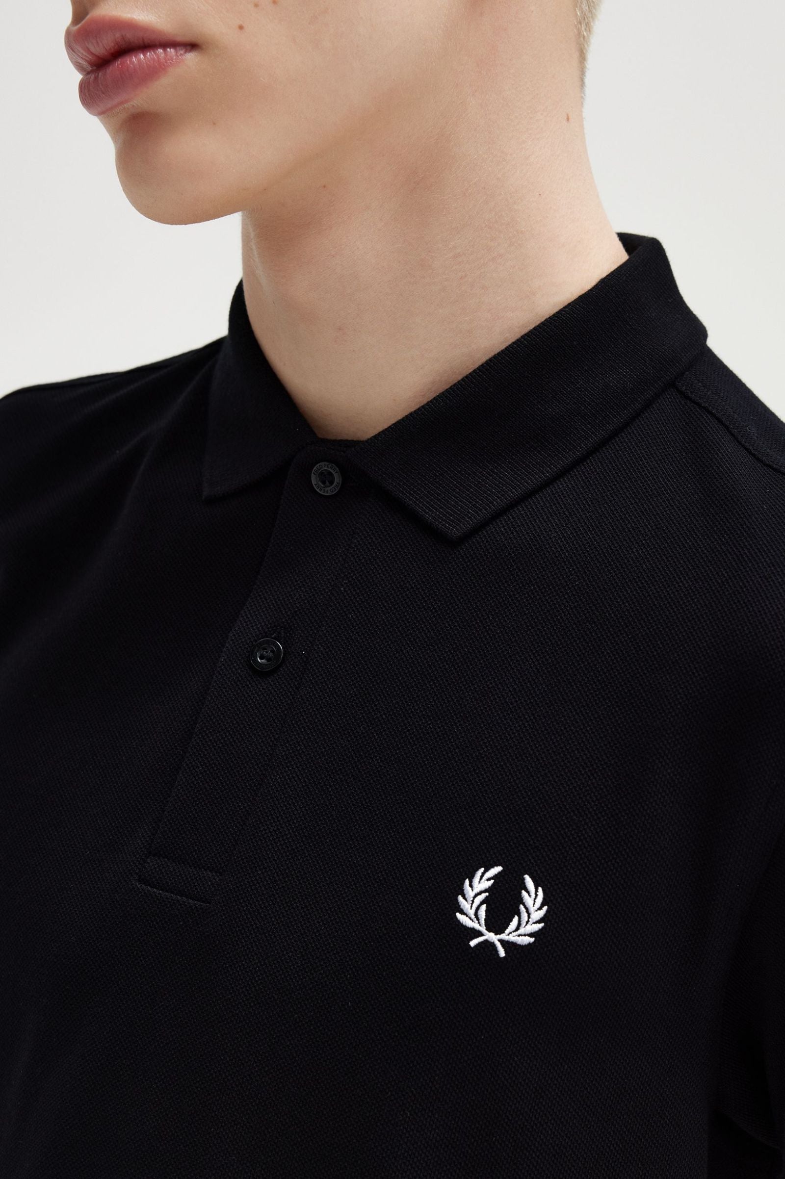 Fred Perry Polo M6000 Negro / Blanco Nieve