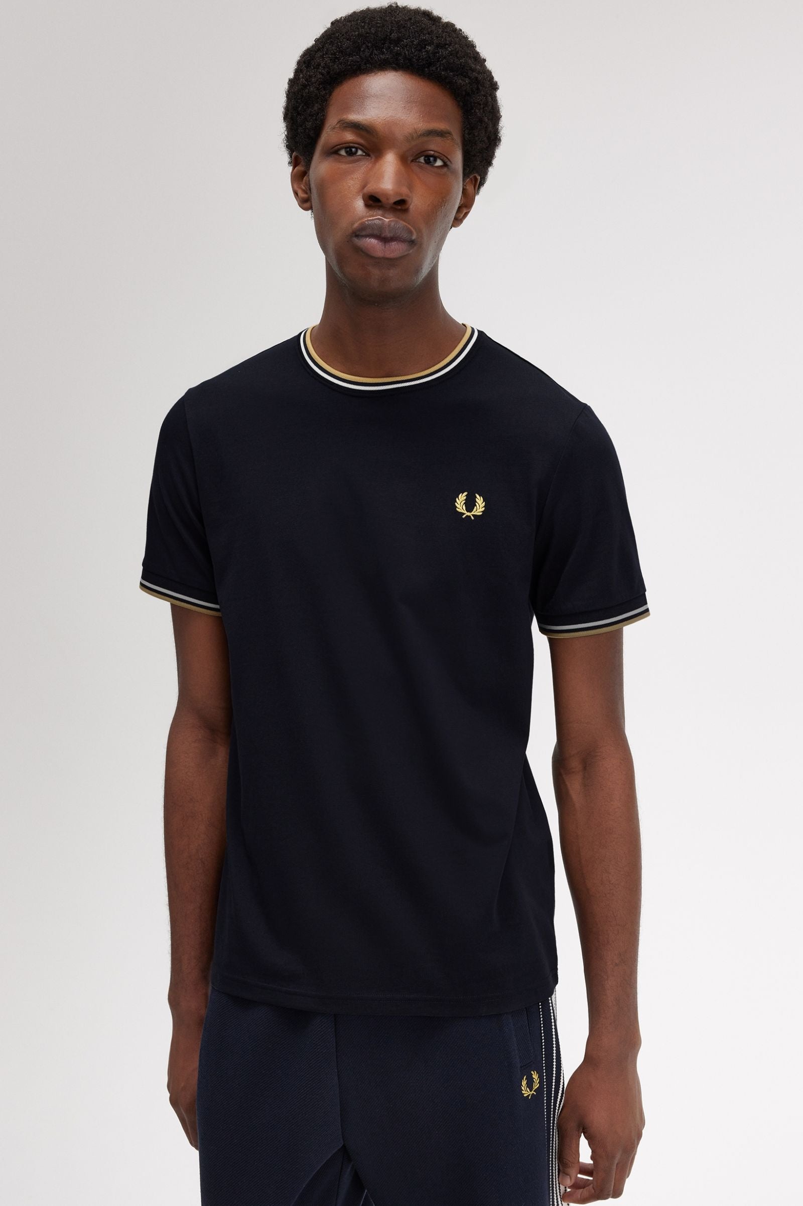 Fred Perry Camiseta M1588 Azul marino / Crudo / Nido de abeja