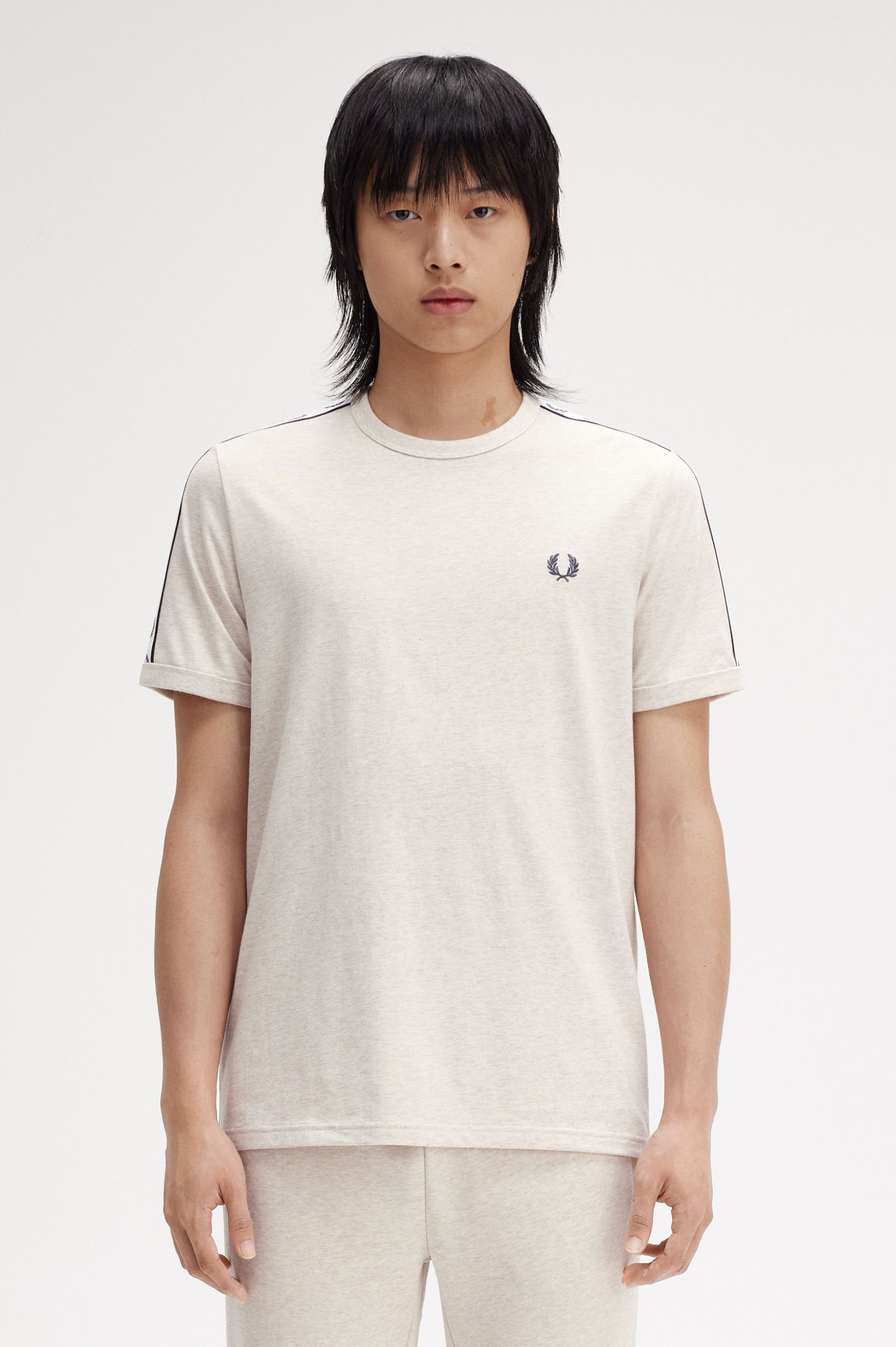 Fred Perry Camiseta Ringer con cinta M4620 Gacha jaspeado