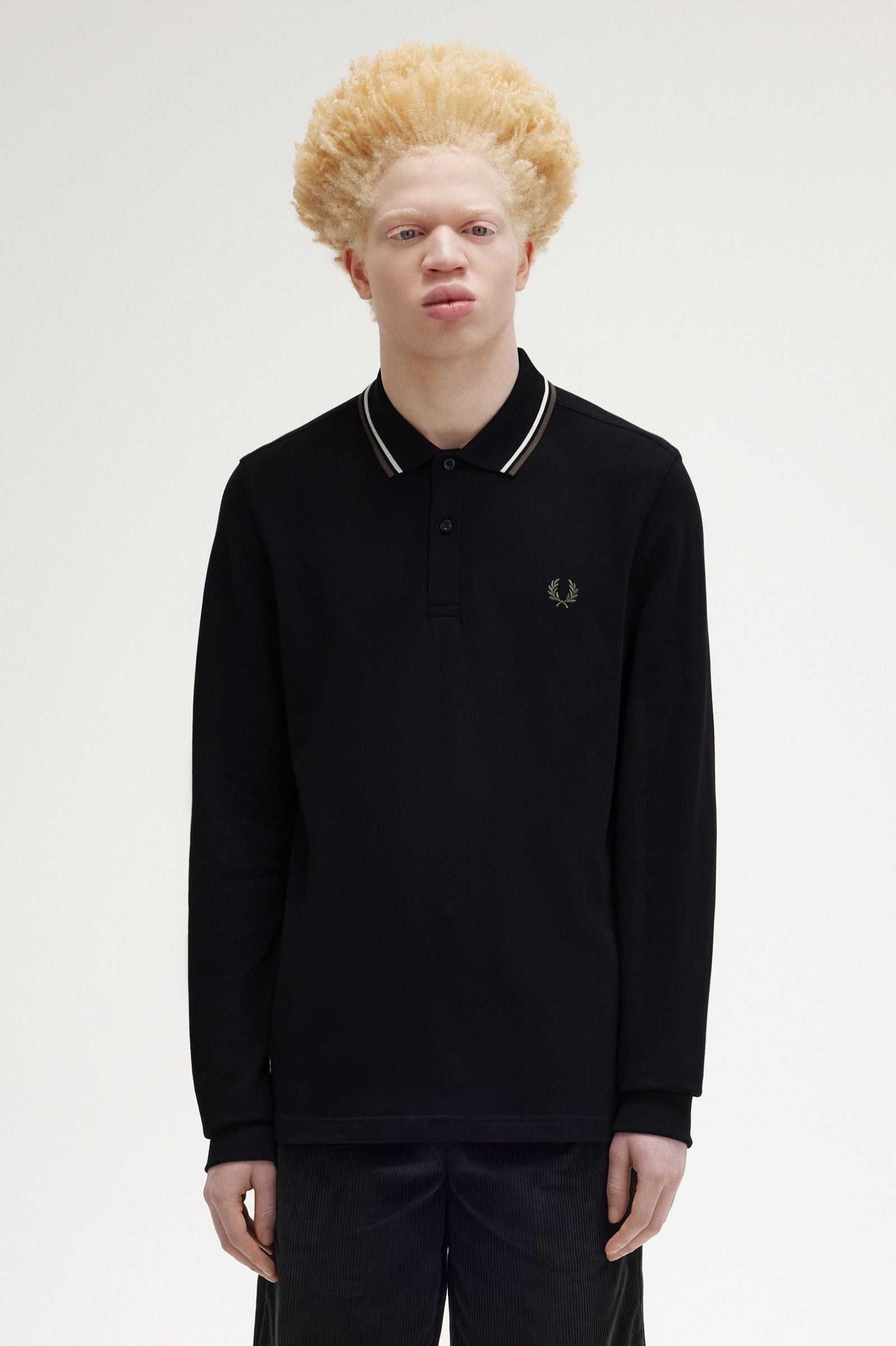 Fred Perry Polo M3636 Manga Larga Negro / Crudo / Verde Laurel Wreath