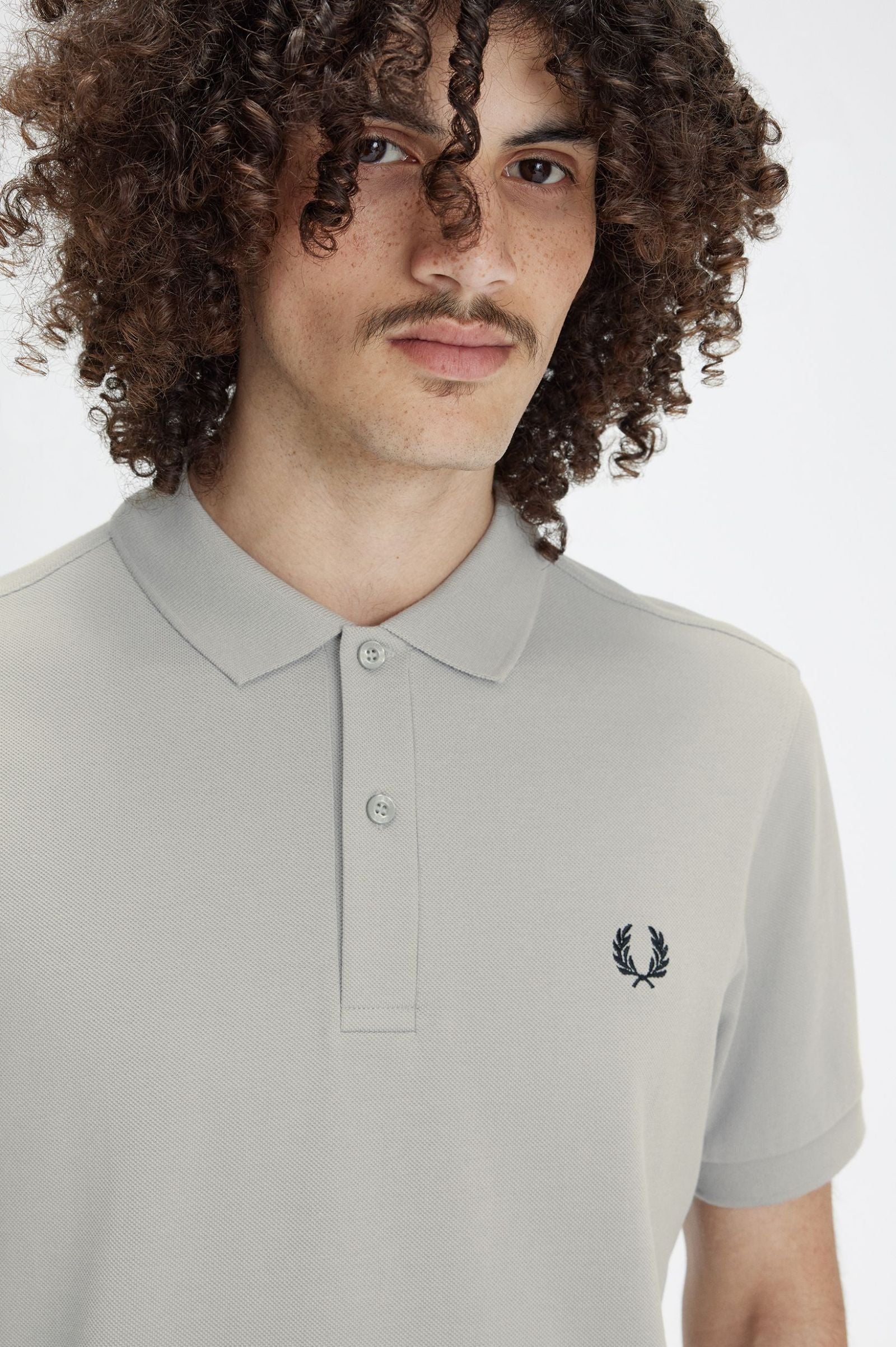 Fred Perry Polo M6000 color caliza y negro hombre