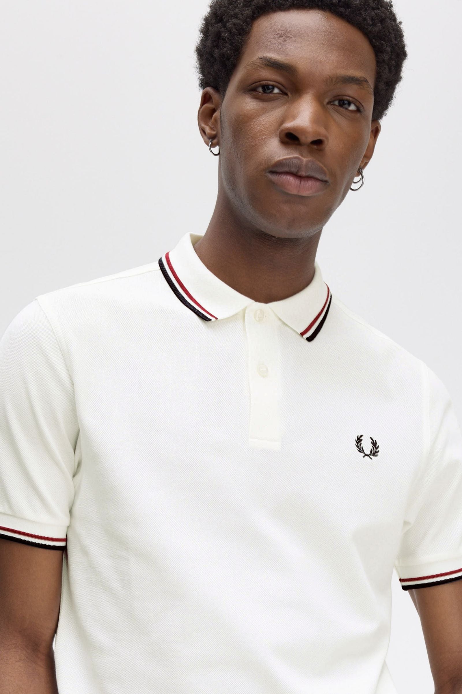 Fred Perry Polo M3600 Blanco nieve / Rojo tostado / Azul marino